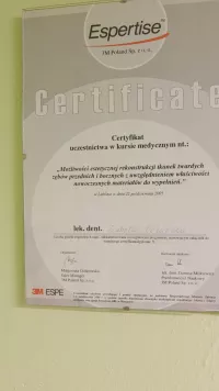 certyfikat Mozliwości estetycznej rekonstrukcji tkanek twardych zębów przednich i bocznych z uwzględnieniem właściwości nowoczesnych materiałów do wypełnień